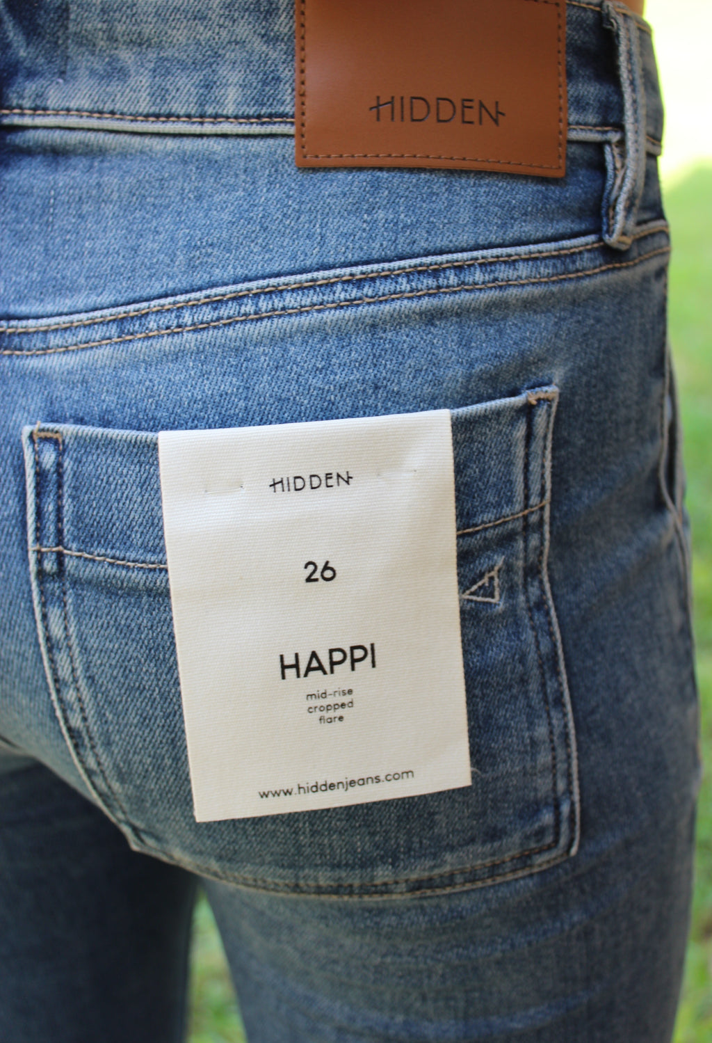 Hidden Jeans- Mid-Rise Cropped Flare Jeans